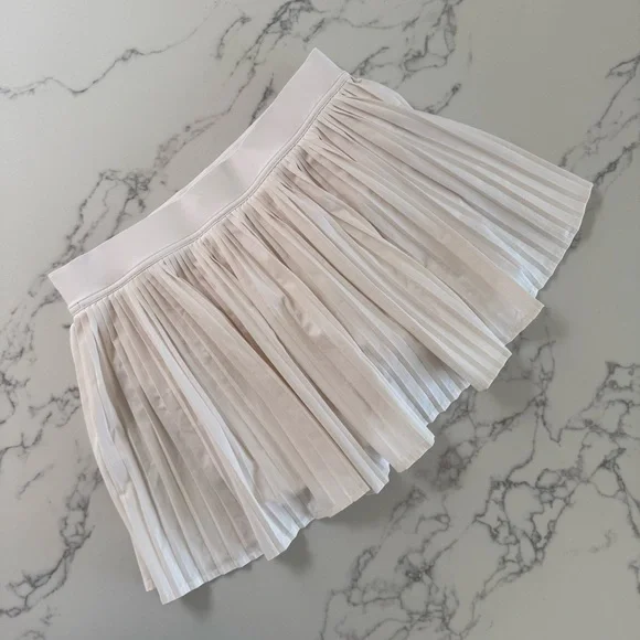 Lululemon Varsity High-Rise Pleated Tennis Skirt - White - Size 8 - Picture 3 of 6